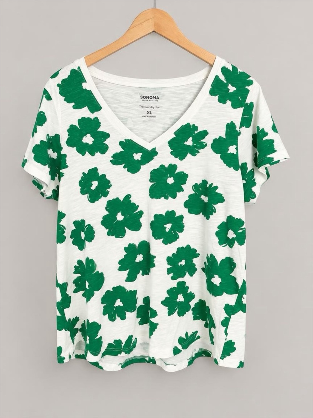 NWT Sonoma White V-Neck Tee with Green Floral Print - XL